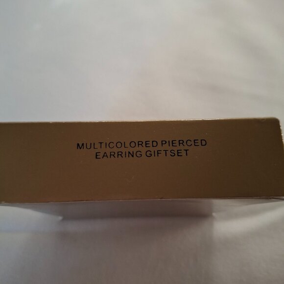 Vintage Avon multicolored pierced earring giftset NIB - Picture 7 of 7